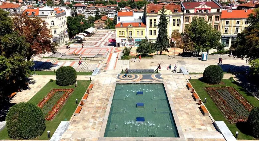 Family Hotel Central - Image 1