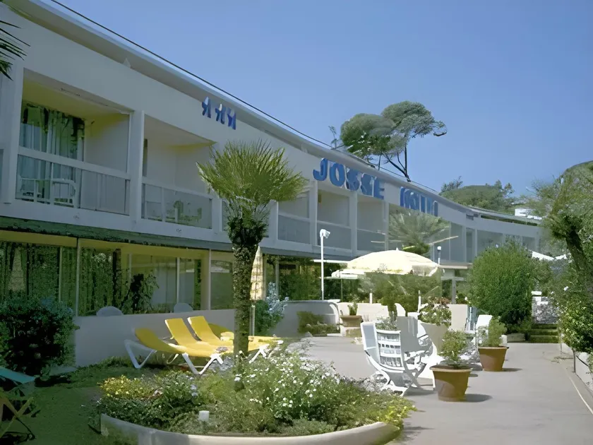 Hôtel Josse - Image 1