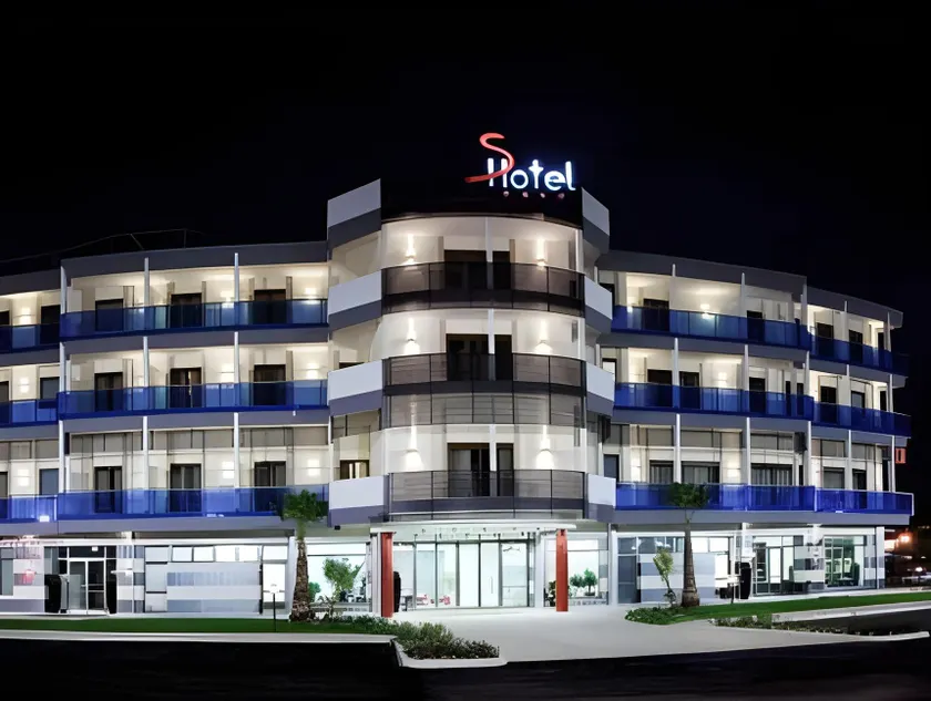 S Hotel - Image 1