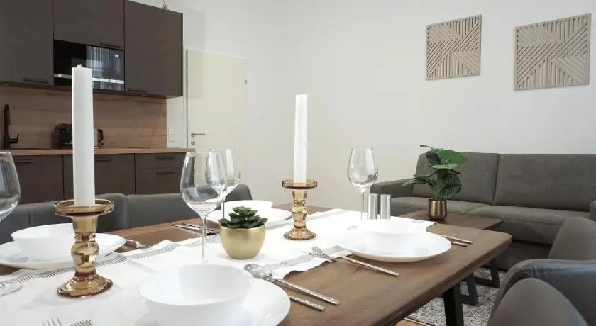 Viva La Vienna Apartments - Image 1