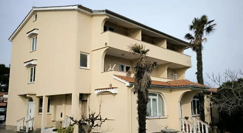 Sto Rija - Image 1