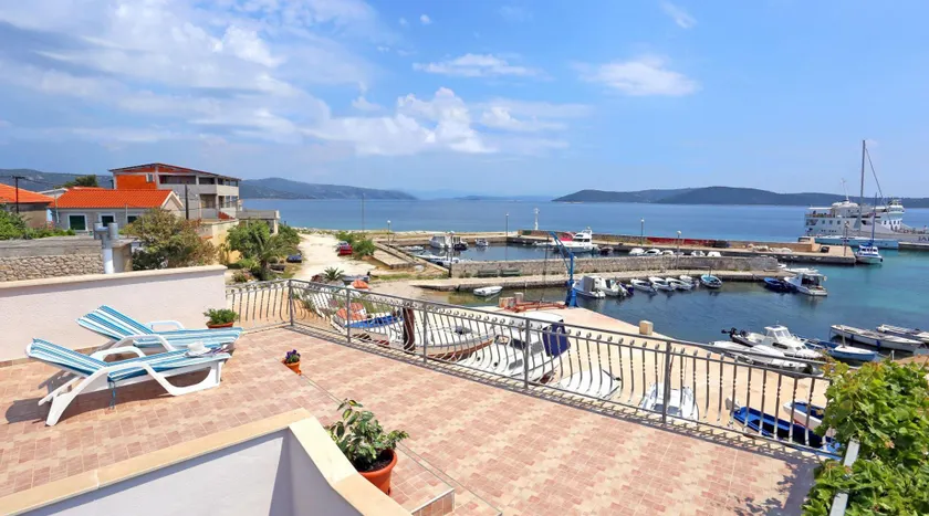 Apartment Marija D A1 Drvenik Mali (Island Drvenik Mali), Riviera Trogir - Image 1
