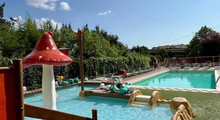 GlampChalet 5 Persone Pool&Parking-Pietra Ligure - Image 1