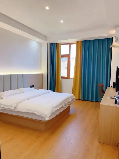 Lufeng Yuhe Hotel - Image 1