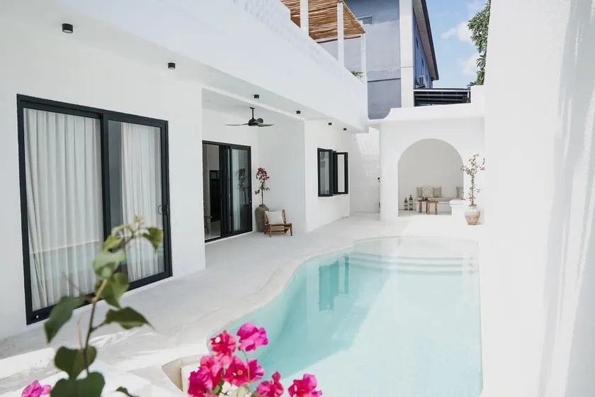 White Villa 4BR W/Pool at Canggu - Image 1