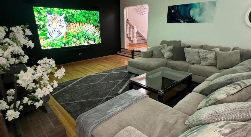 The Marine Oasis, Elite Entertainment, Comfort, and Arcade - Image 1