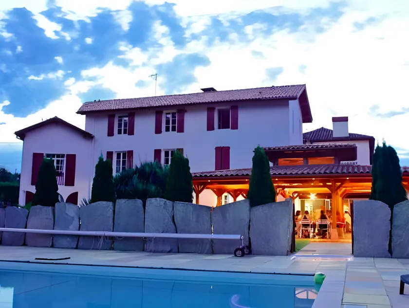 Hotel Restaurant Txistulari - Image 1