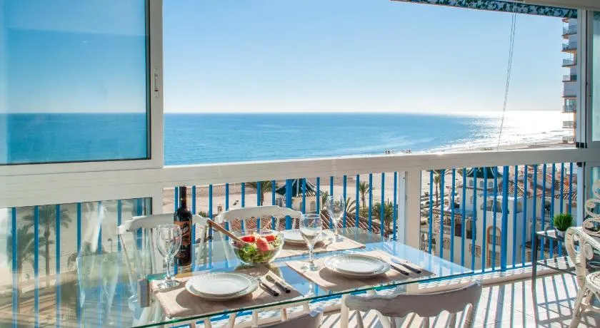 Stay In Azul - Image 1