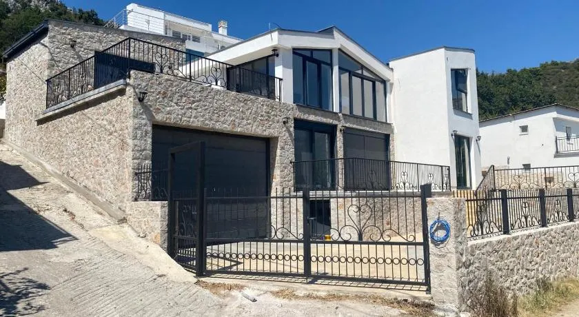 Stone Villa - Image 1