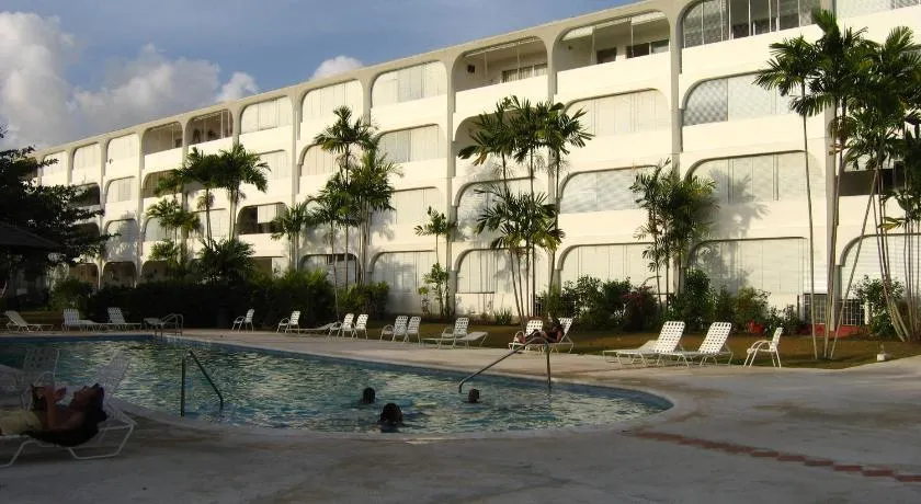 Condominium 220 - Image 1