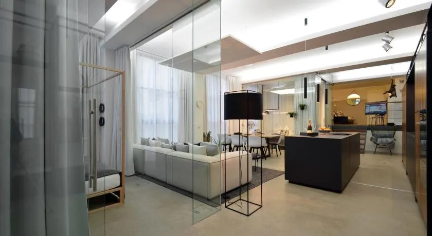 Luxury Omaruru-Design-Apartment Deluxe - Image 1