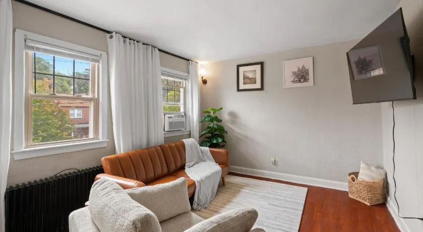 Stylish Capitol Hill retreat with meditation corner, private dining experience - Image 1