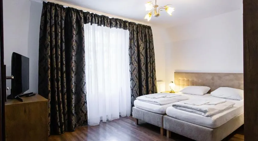 Gold Rooms - Image 1