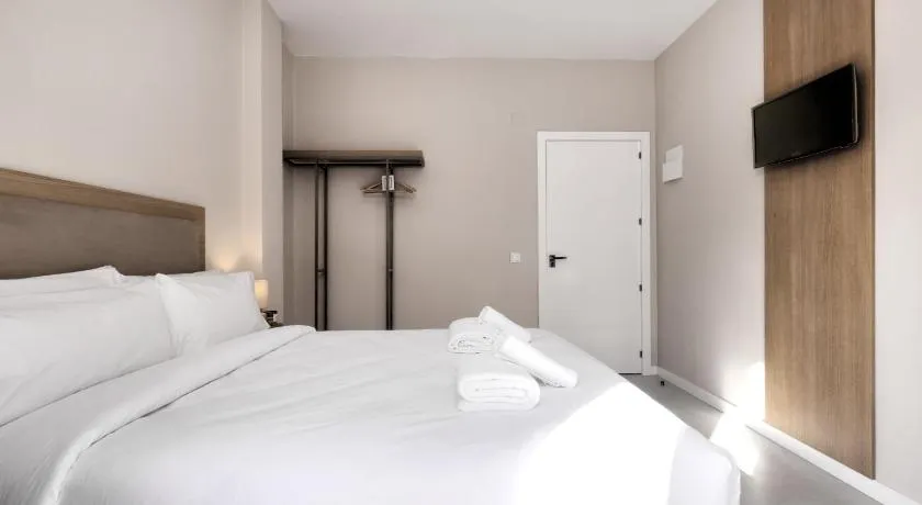 Hostal Puerta Almar - Image 1
