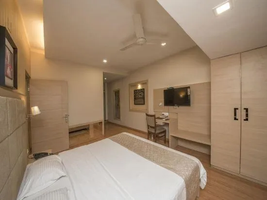 Yashwee International Hotel - Image 1