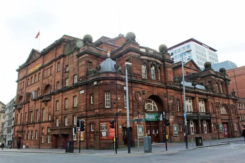 Newton Hotel - Image 1