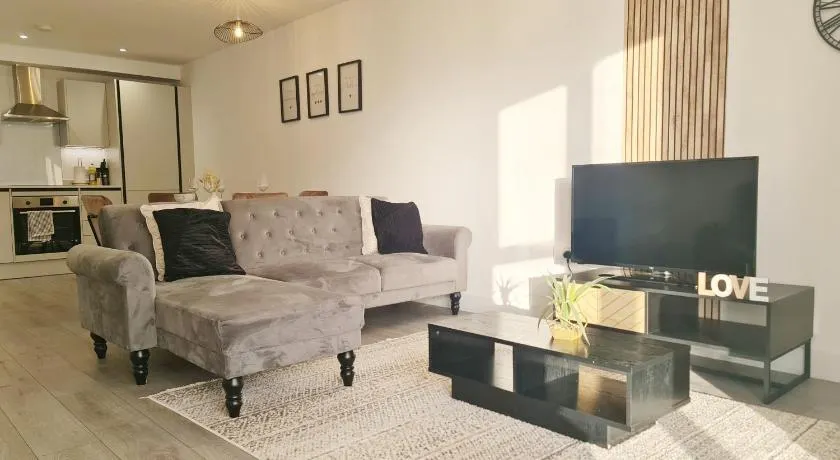 Modern City Apartment - Image 1
