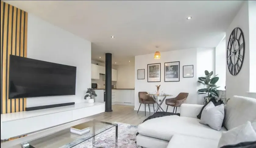 Conditioning House - Suite 1 - Image 1