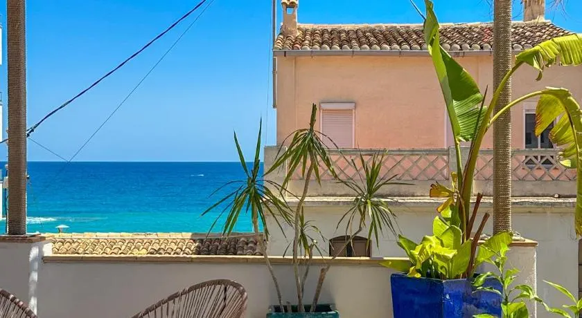 Moona Hostal Altea - Image 1