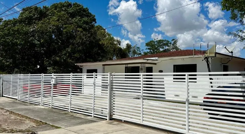 2 bedroom 2467 - Image 1