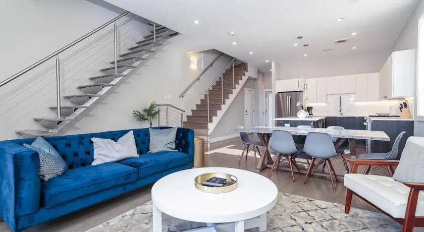 Breathtaking Downtown Penthouse B - Sleeps 11 - Image 1
