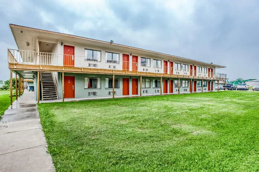 OYO Hotel San Antonio East - Image 1