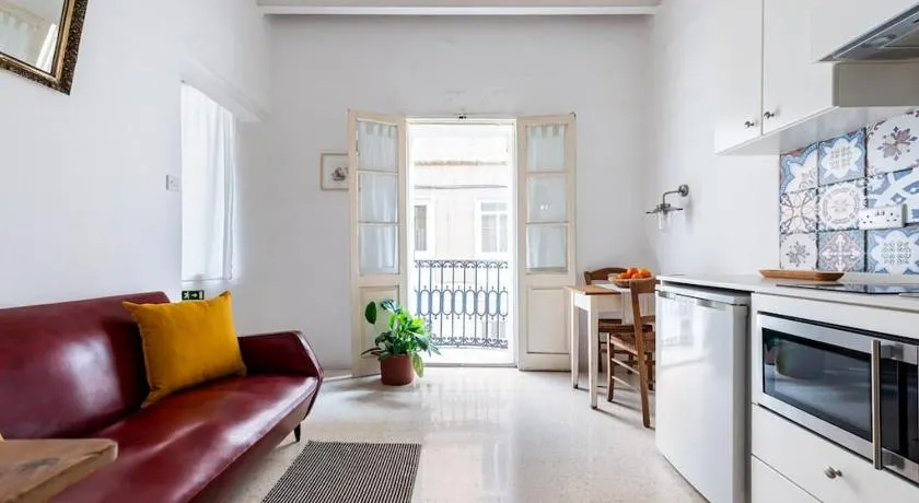 Cosy Hideaway - Image 1