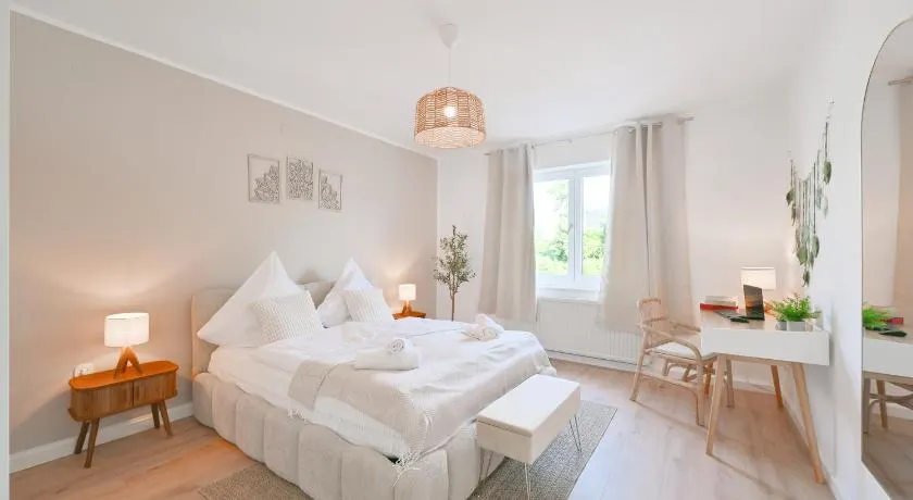 Frisch sanierte City-Wohnung mit Workspace - Image 1