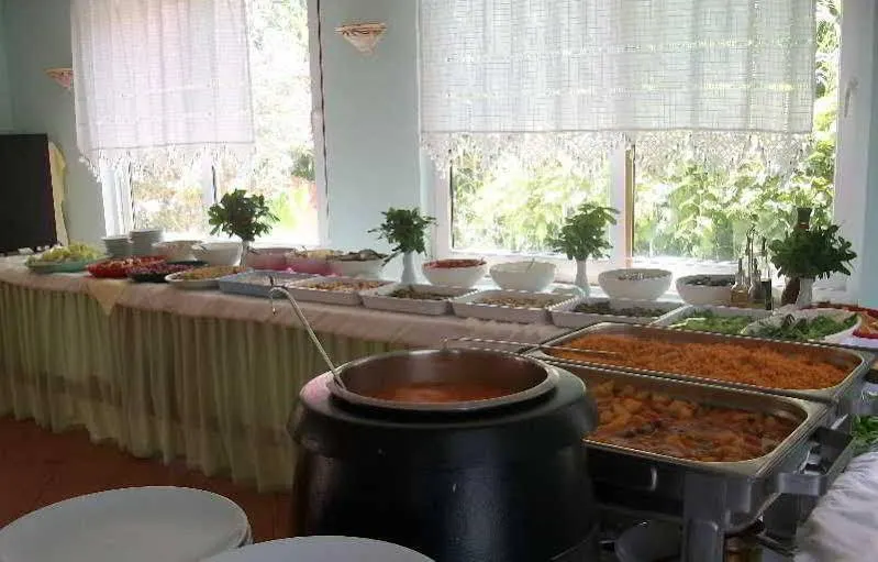 Kriss Hotel - Image 1