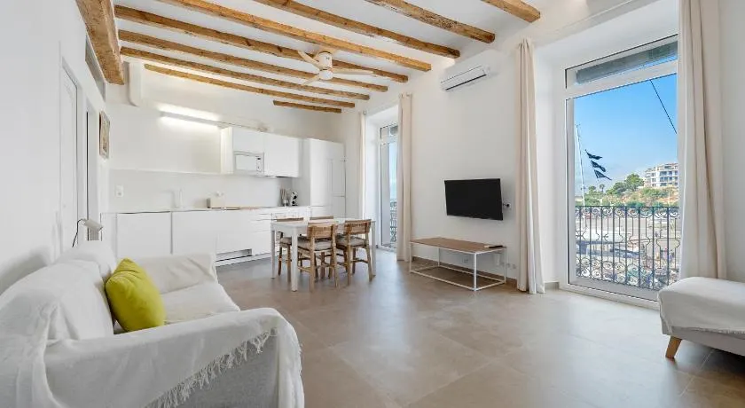 Hauzify I Apartament Sol - Image 1