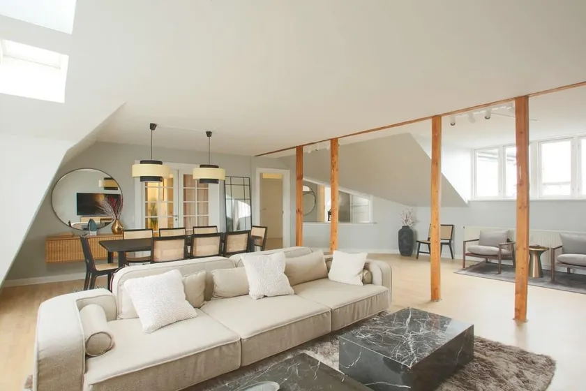 Unique 5 Bedroom Apartment w Exposed Beams in Copenhagen - Image 1