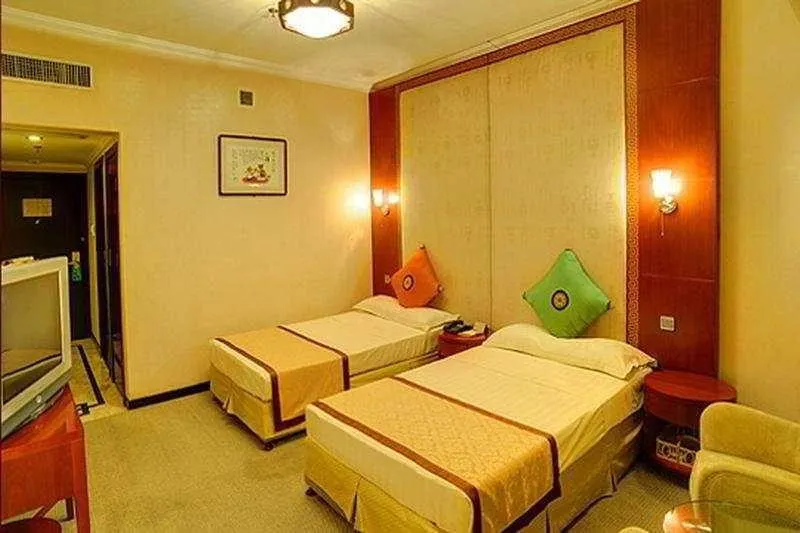 Sichuan Wuliangye Longzhaoshu Hotel - Image 1