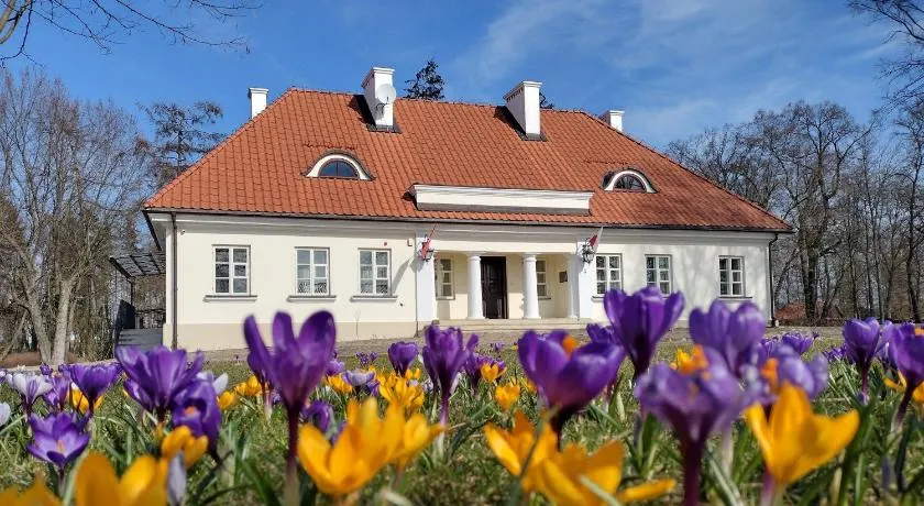 Muzeum Ziemiaństwa w Dąbrowie - Image 1