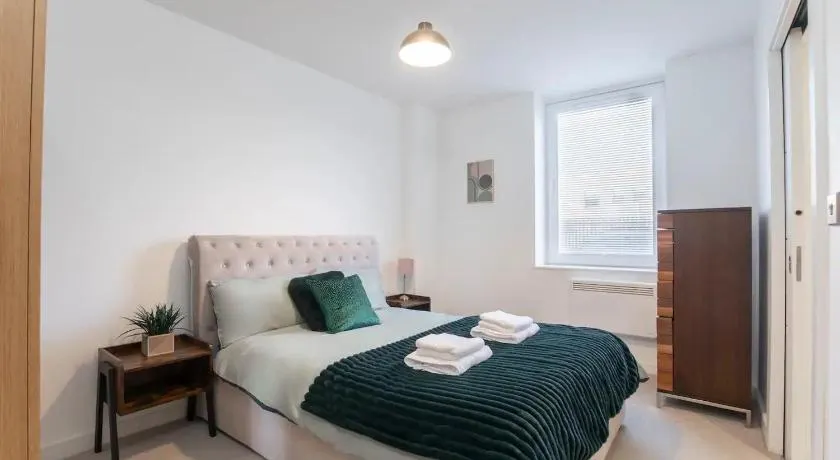 Charming Two-Bedroom Home in Historic Gloucester - Image 1