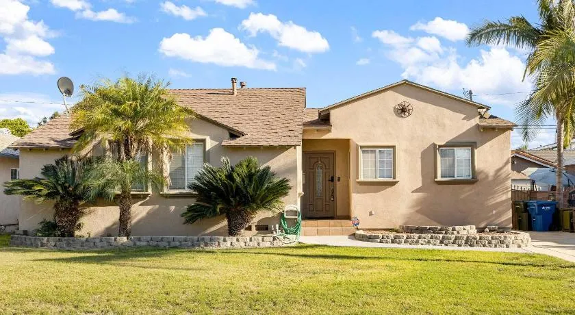 Family Oasis Near Disneyland & Knotts - Image 1