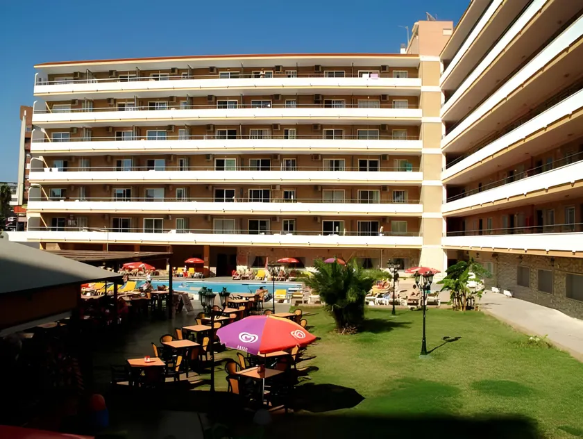 Apartamentos Buensol - Image 1