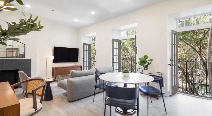 Sosuite at French Quarters - Rittenhouse Square - Image 1