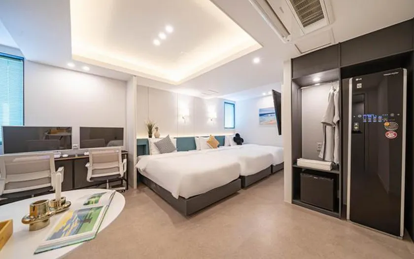 Busan Sasang Hotel Button - Image 1