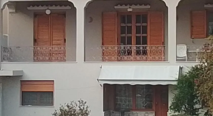 Ανετο σπίτι κοντά στη θάλασσα - Image 1