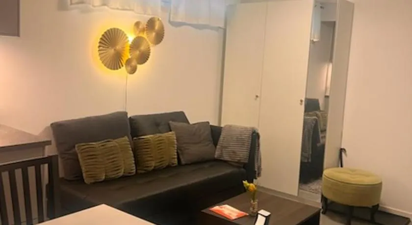 Furnished apartment with parking - Image 1