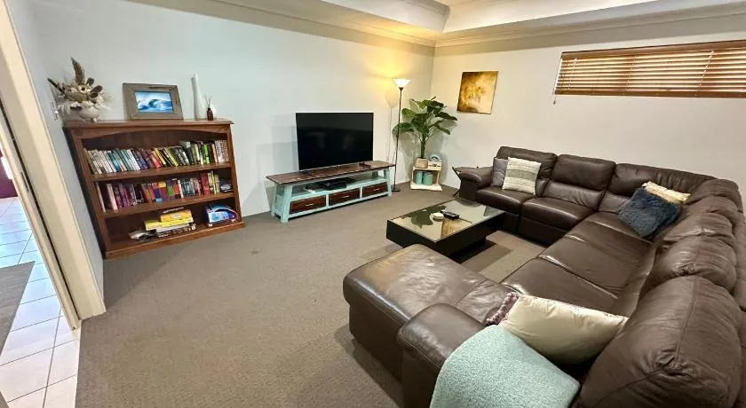 Hideaway on Peel - Image 1
