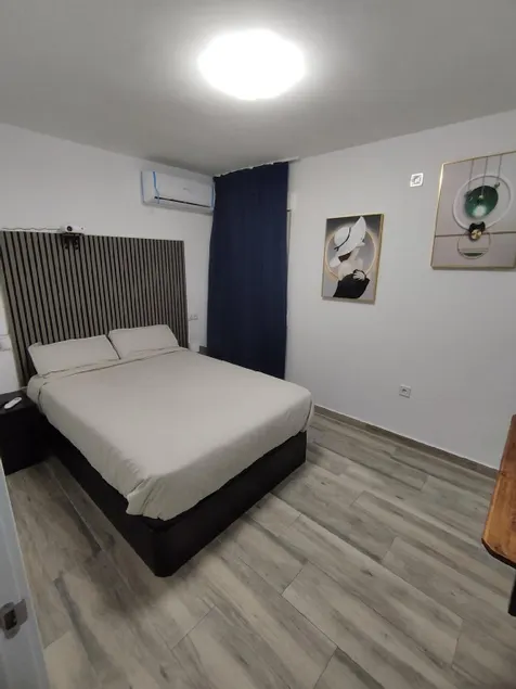 李红小屋5 - Image 1