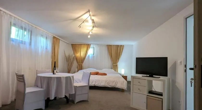 Apartments in Vienna suburbs - 40 min from Vienna city center - Image 1