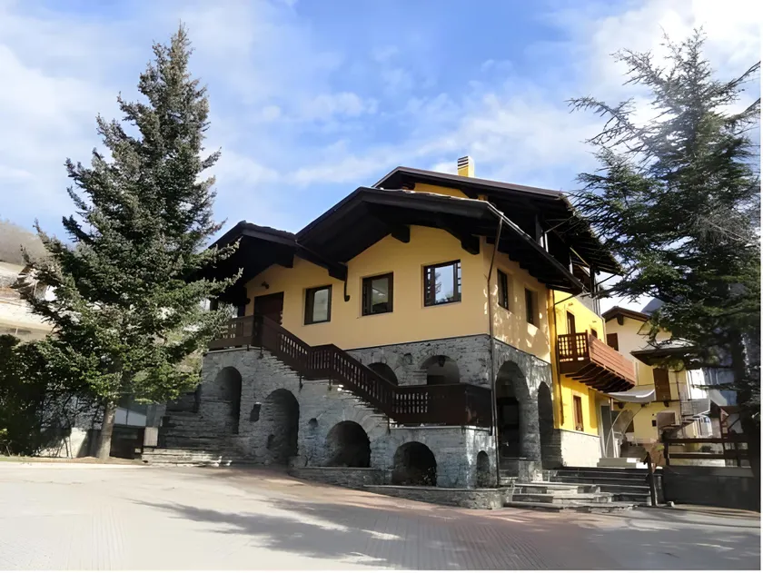 La Maison Du Bon Megnadzo - Image 1