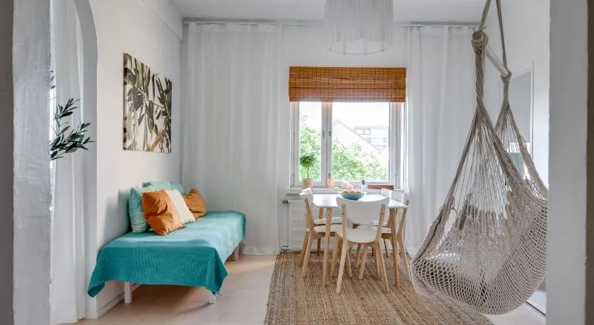 Excellent downtown location with balcony to the inner yard, sauna in the weekends - Image 1