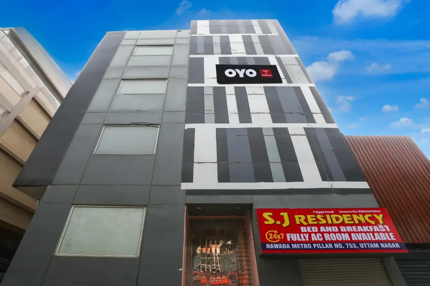 Hotel O S J Residency - Image 1