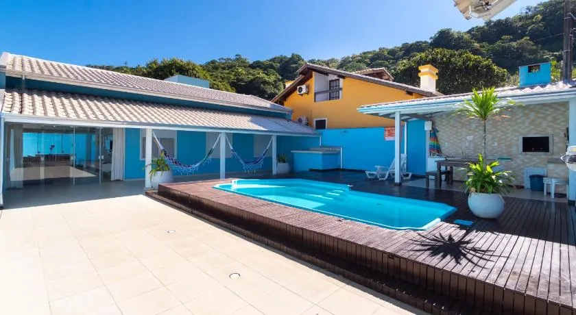 CASA COM PISCINA EM MORRINHOS - RUA HORTÊNCIA - Image 1