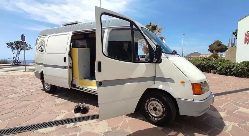 Slow-Life Campervan, Küche, Dusche, Queen-Size Bett, Solar - Image 1