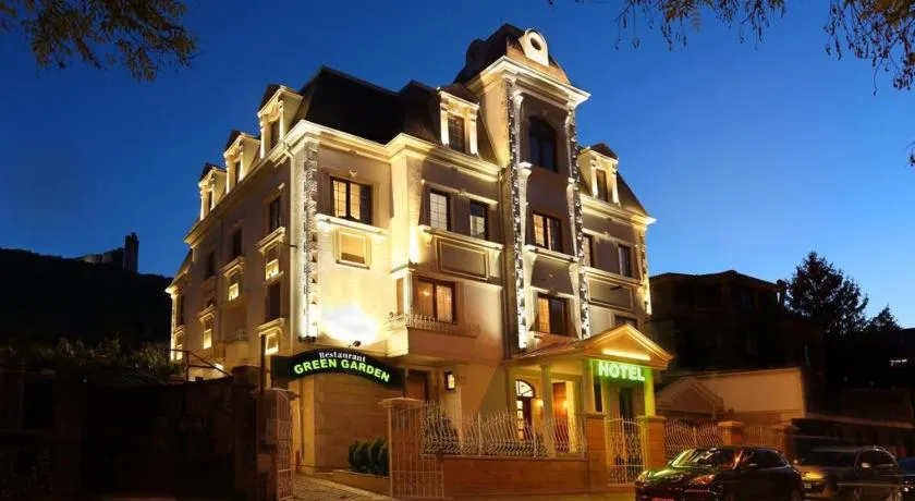 Hotel Green Garden - Image 1