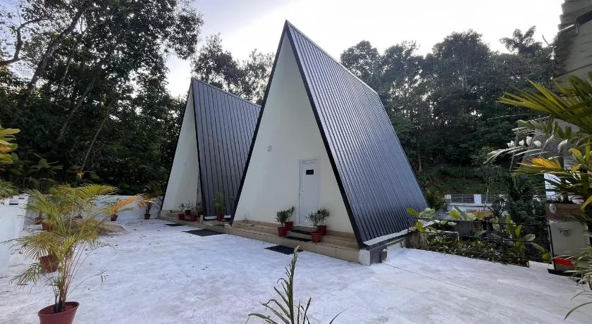 AURACREST HAVEN A-Frame Cottages and Deluxe Rooms - Image 1